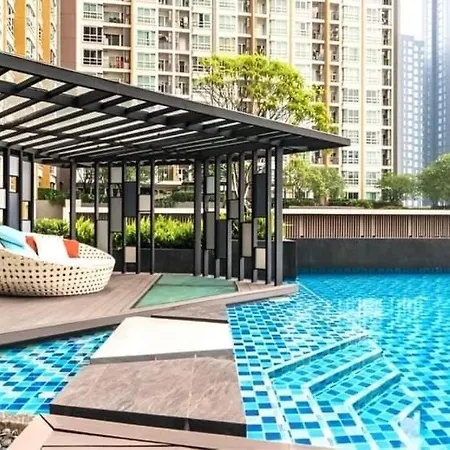 Condo In Bangkok With Swimming Pool Near Malls And Train