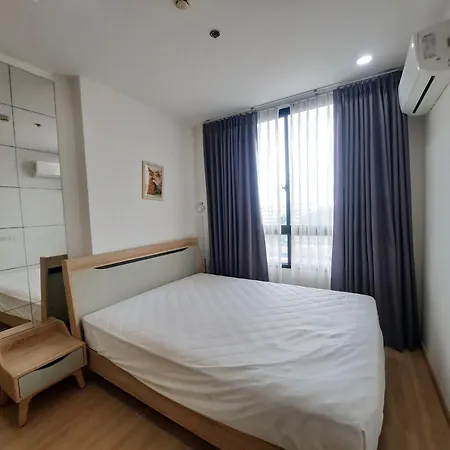 Condo In Bangkok With Swimming Pool Near Malls And Train