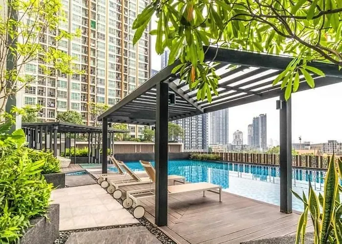 In With Swimming Pool Near Malls And Train Aparthotel